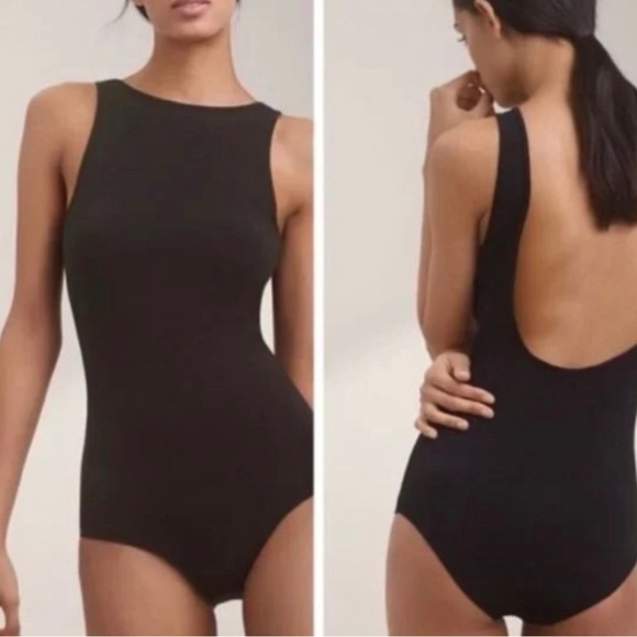 Aritzia Tops - Aritzia community bodysuit